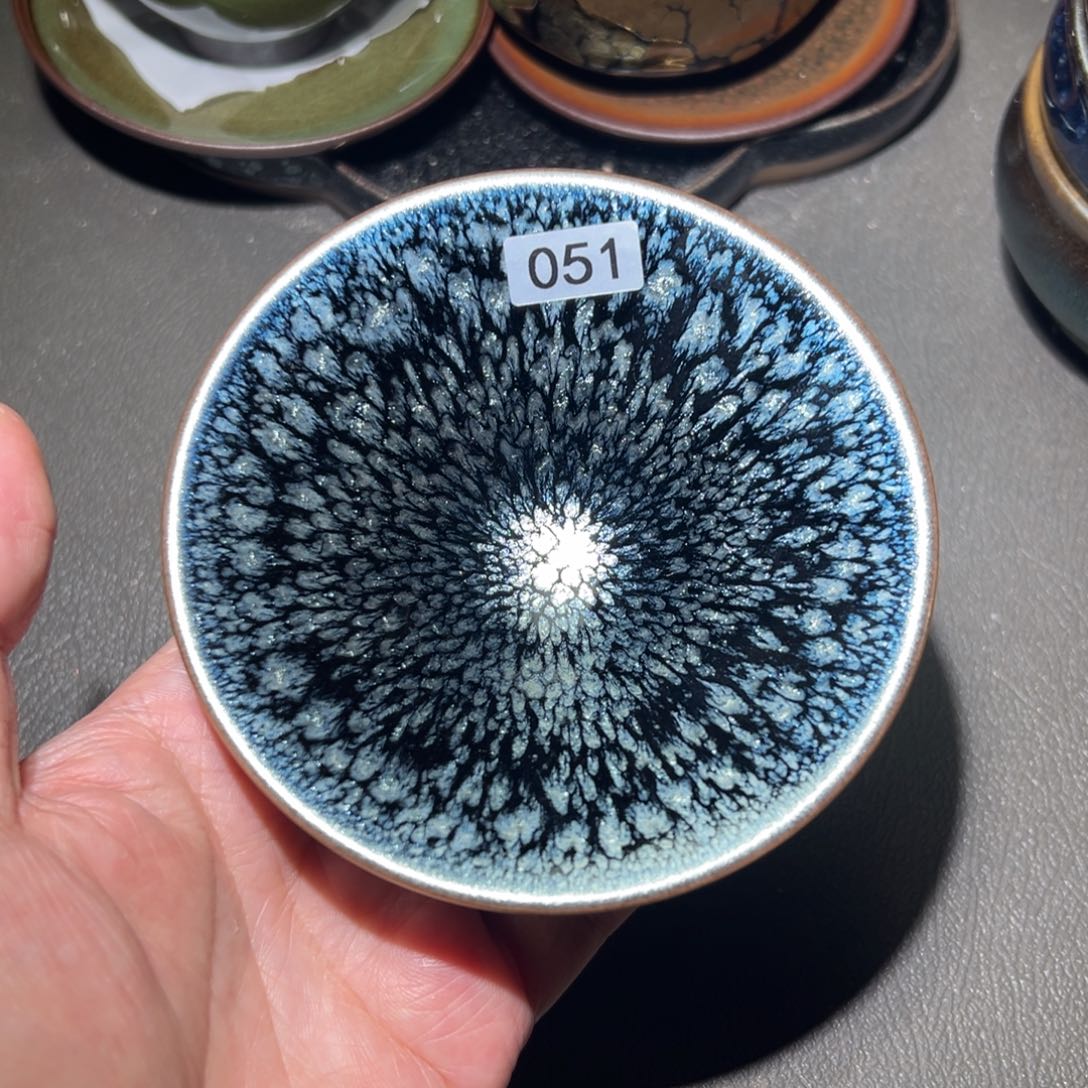 茶盏我也很累呀今天没空出去