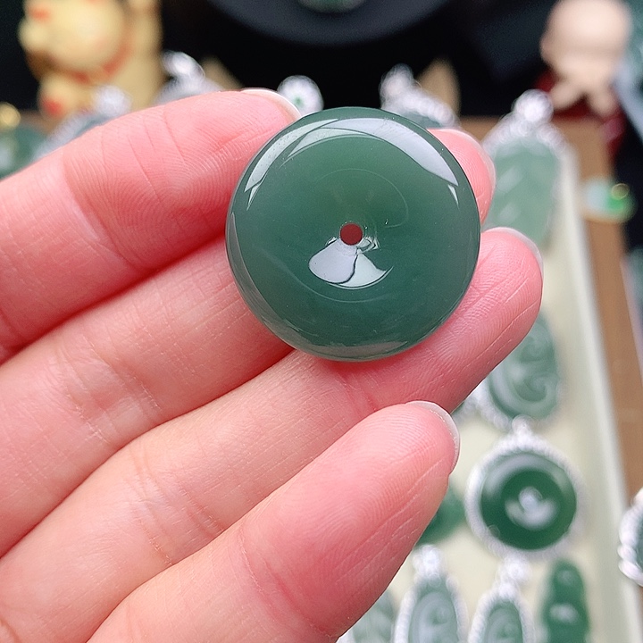 颈饰未镶嵌翡翠吊坠