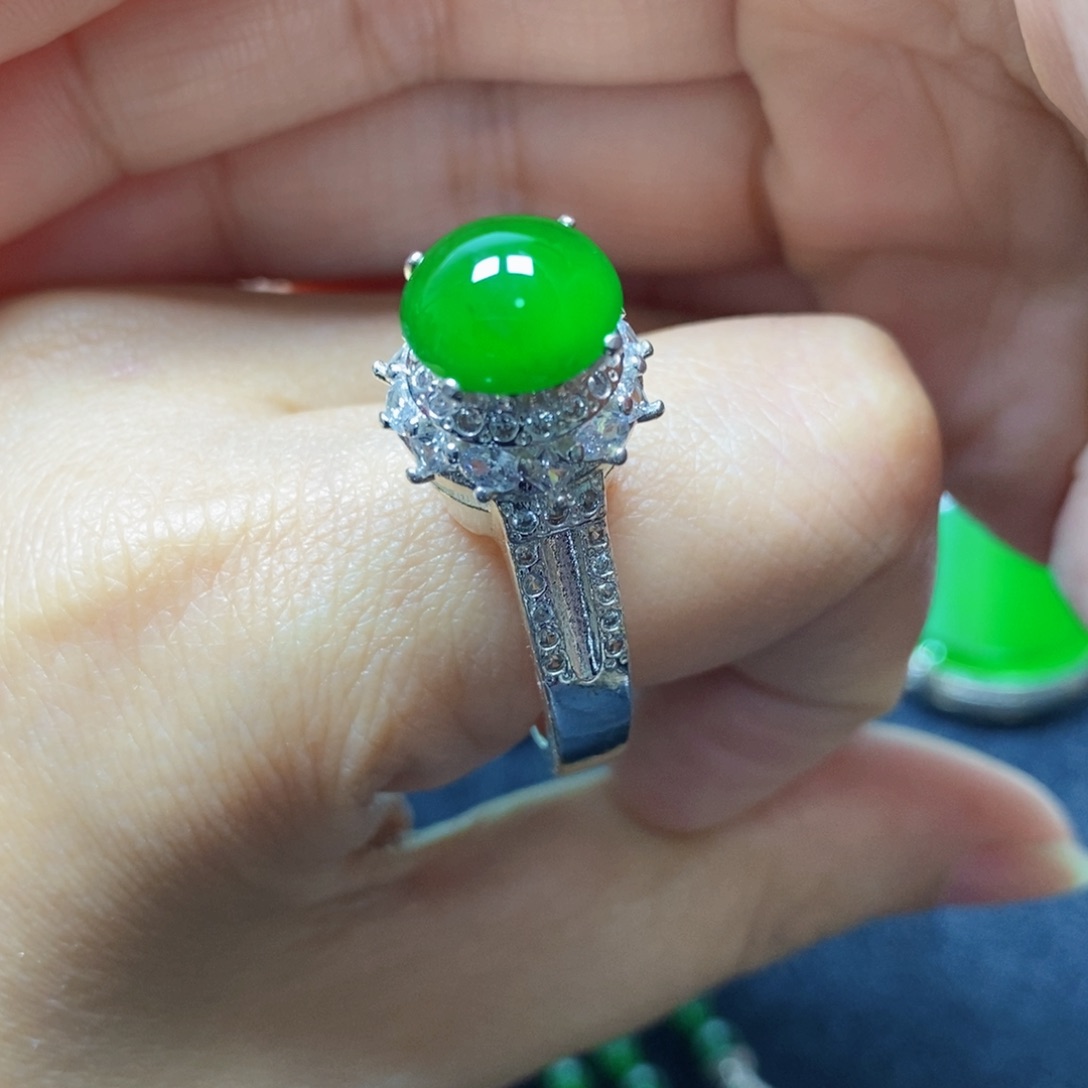 翡翠戒指未镶嵌天然翡翠