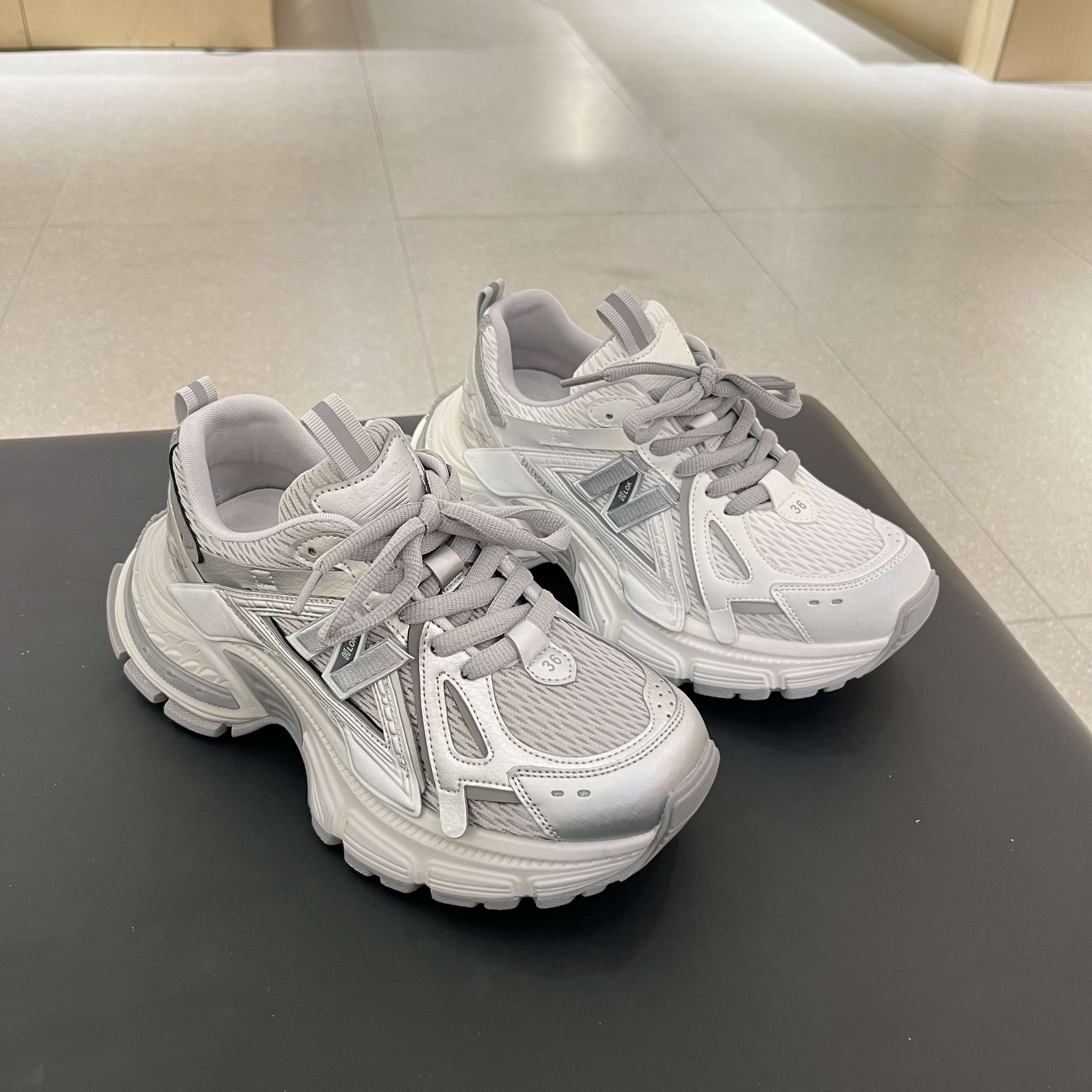 波斐女款 25 年新款厚底老爹鞋 434-435