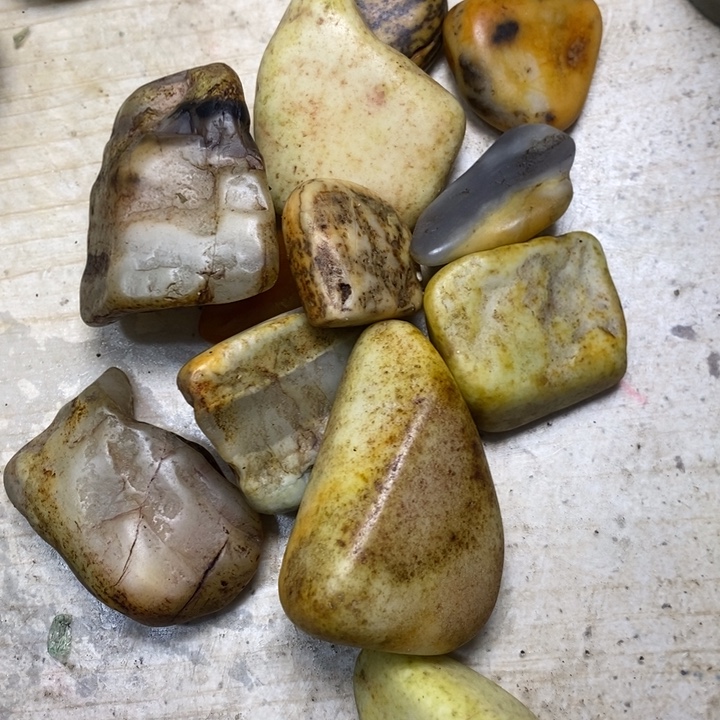 和田玉未镶嵌珠宝奇石4