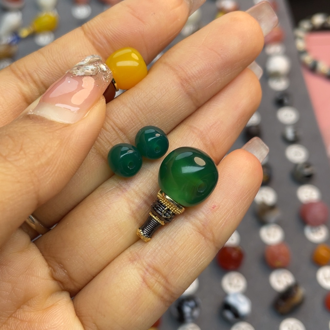 玛瑙/玉髓配饰合金零**团