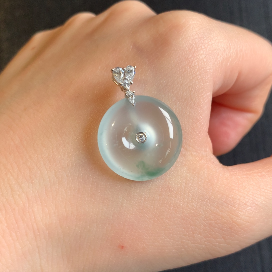 翡翠颈饰18K金镶嵌天然翡翠