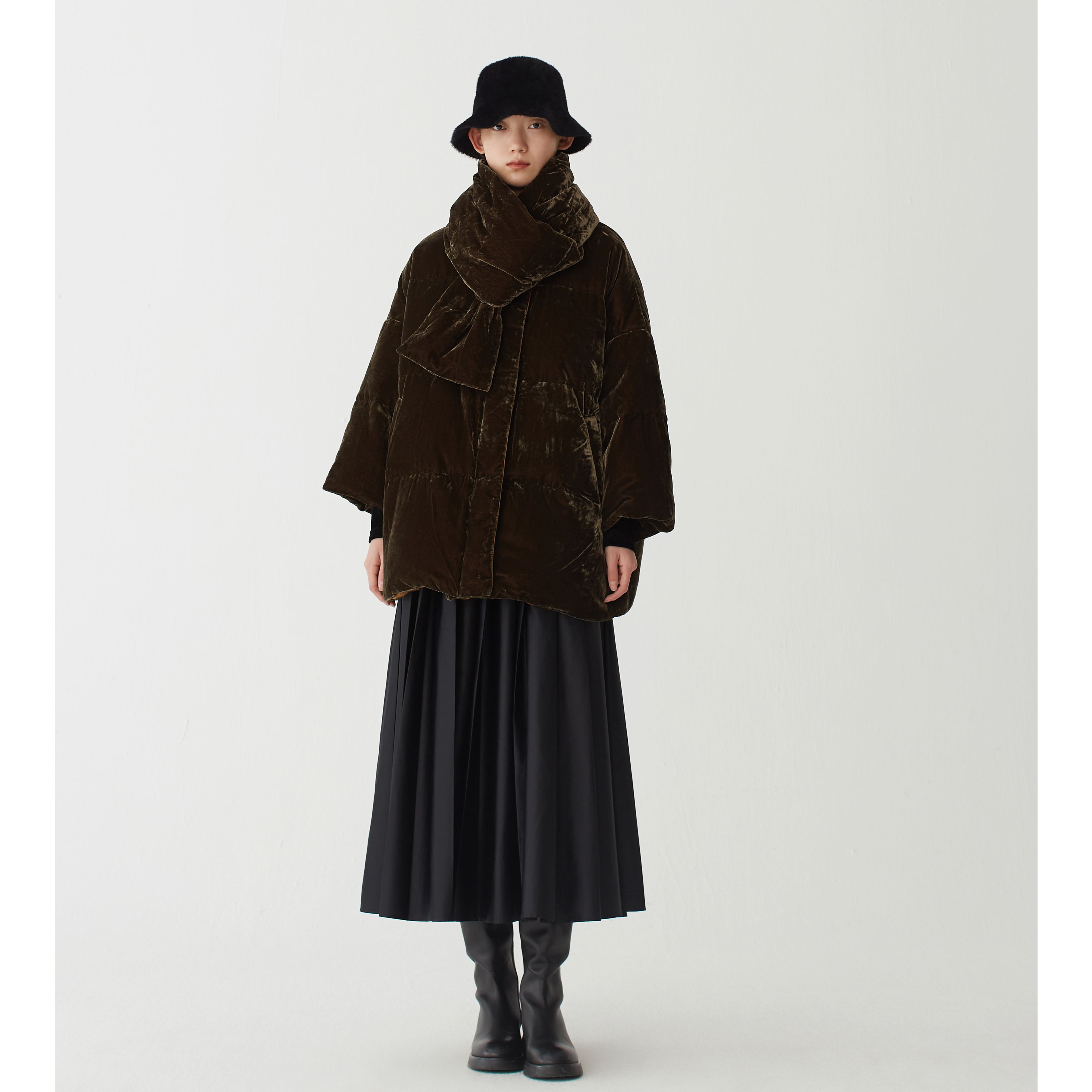 【达人专享】AUM/噢姆冬季宽松设计师时尚保暖羽绒服