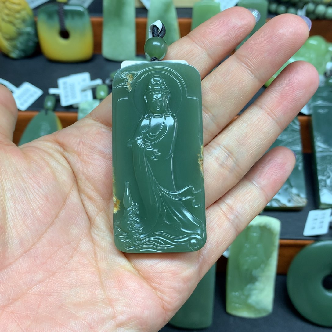 岫岩河磨玉（透闪石质玉）颈饰未镶嵌爱****伴