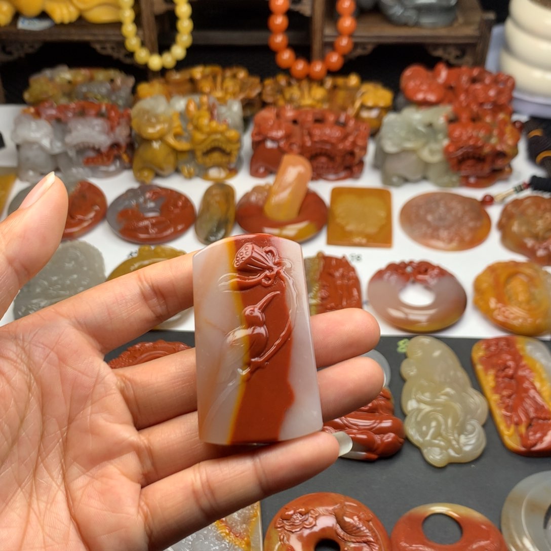 石英质玉（黄龙玉）未镶嵌挂件