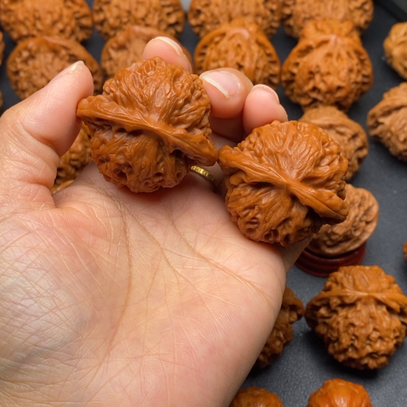 【闪购商品】文玩核桃把件43宫灯