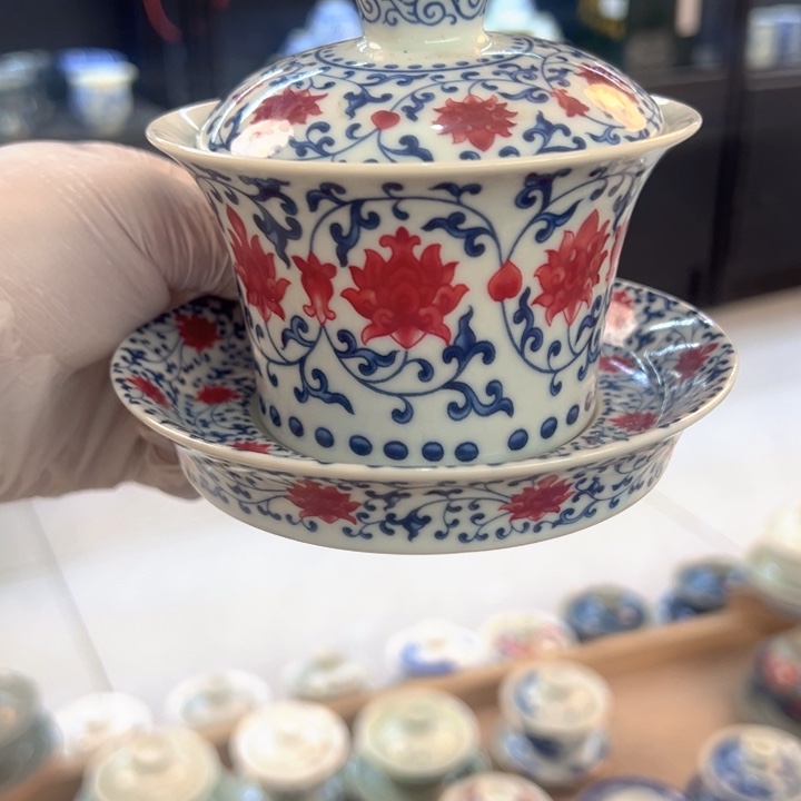 瓷片白青花釉里红缠枝莲马蹄盖碗全品