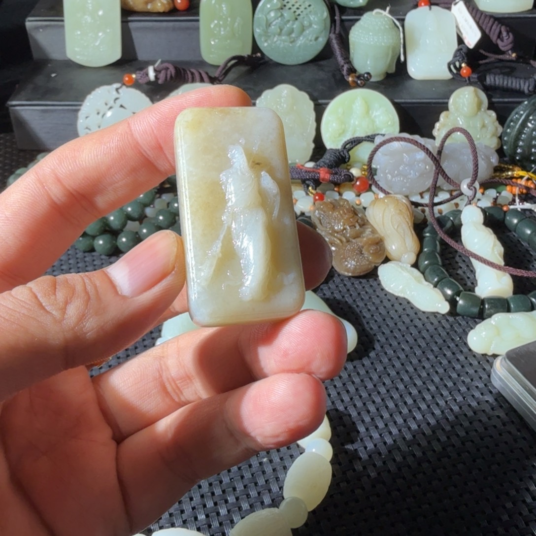 和田玉未镶嵌颈饰