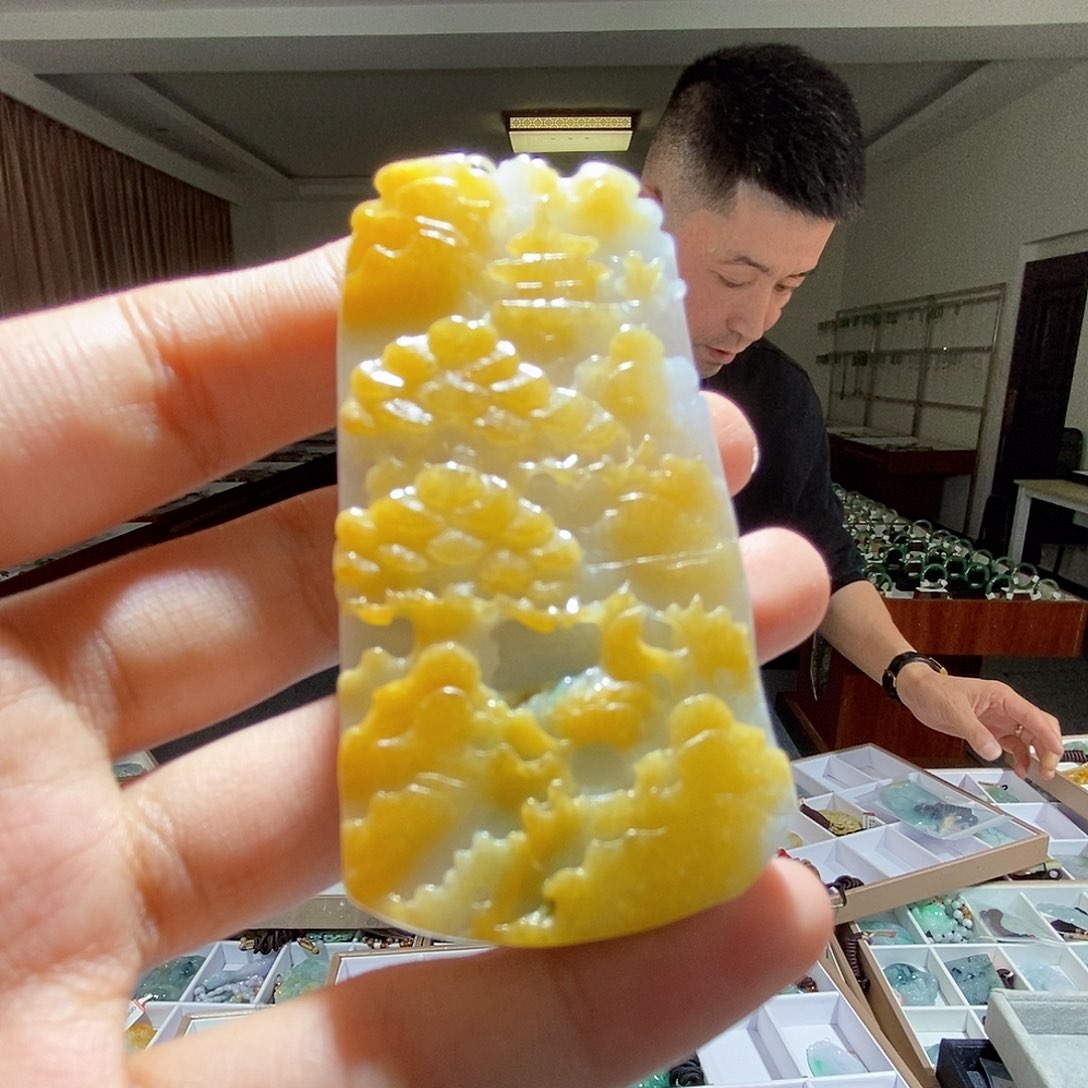 翡翠未镶嵌颈饰翡翠
