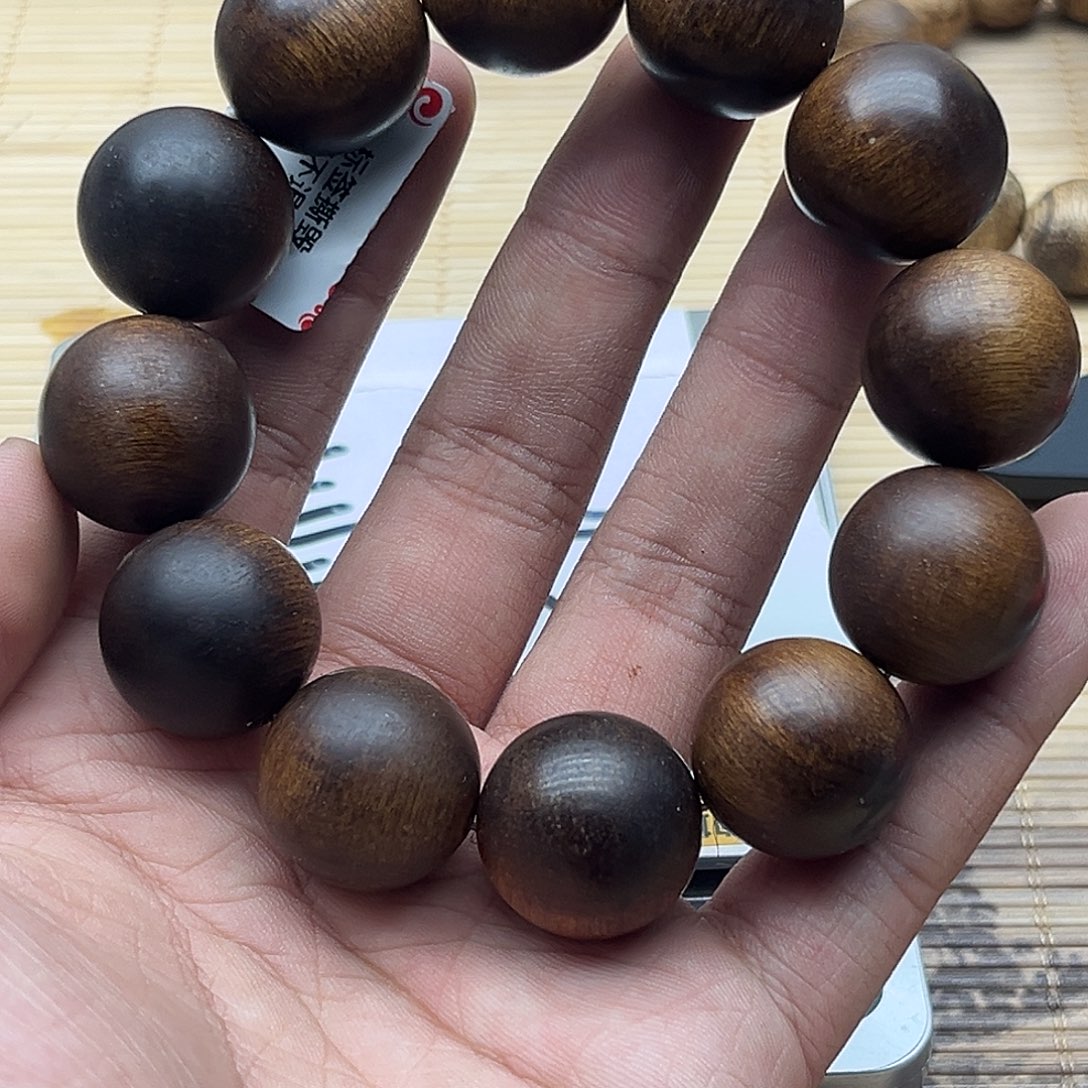 沉香碎屑沉香昆仑梅格