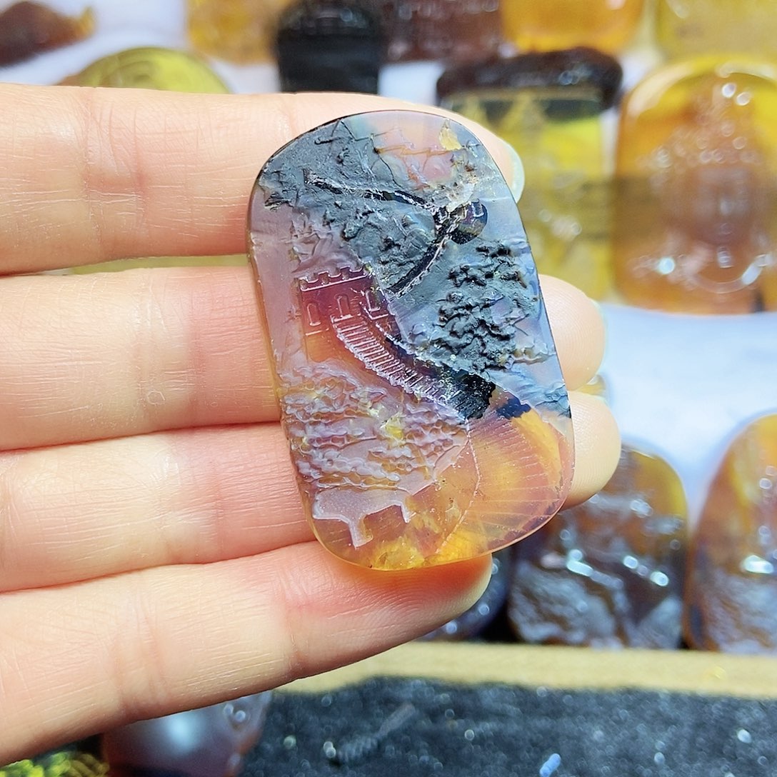 琥珀颈饰未镶嵌琥珀