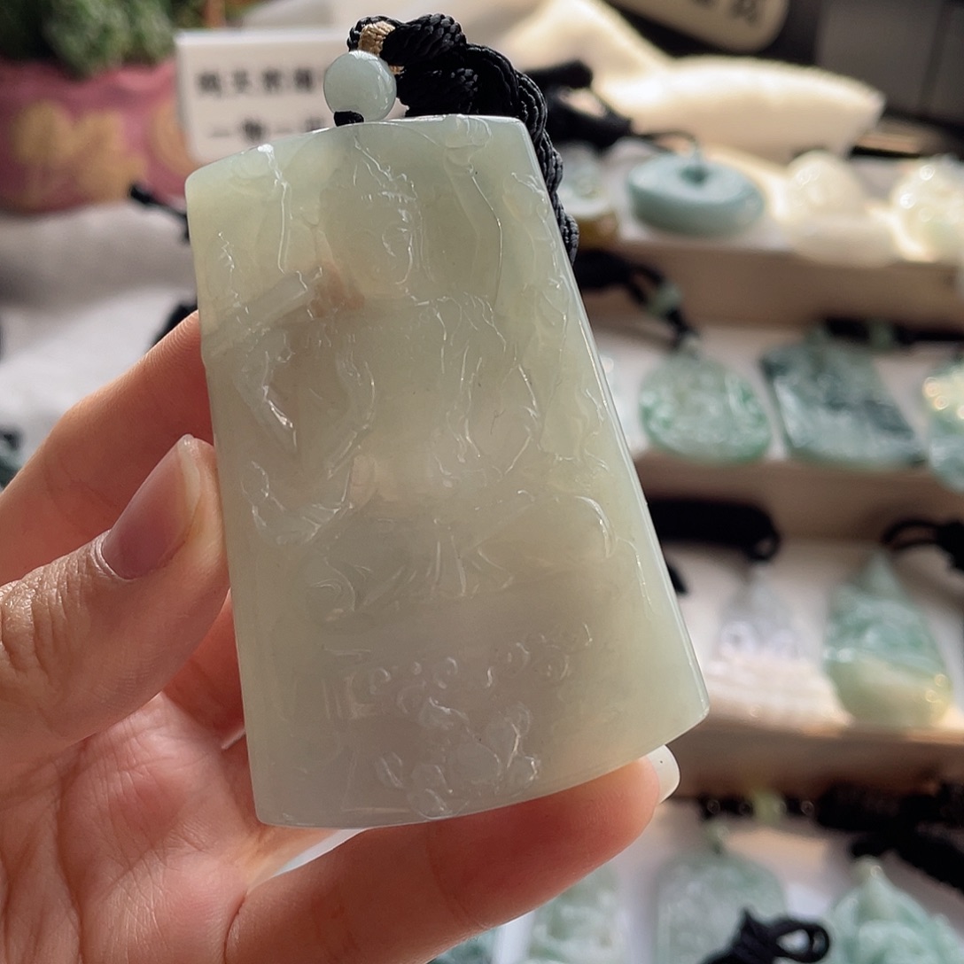 翡翠未镶嵌颈饰千手