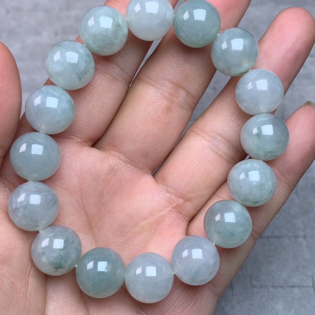 定制翡翠未镶嵌毛货需精细抛光