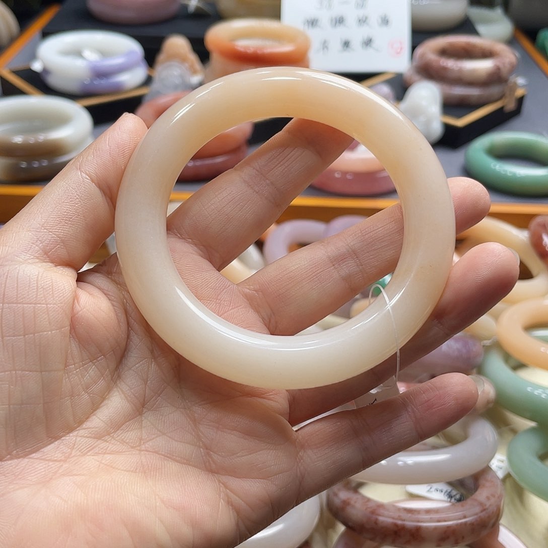 未镶嵌手镯石英岩玉⌯****ಣ