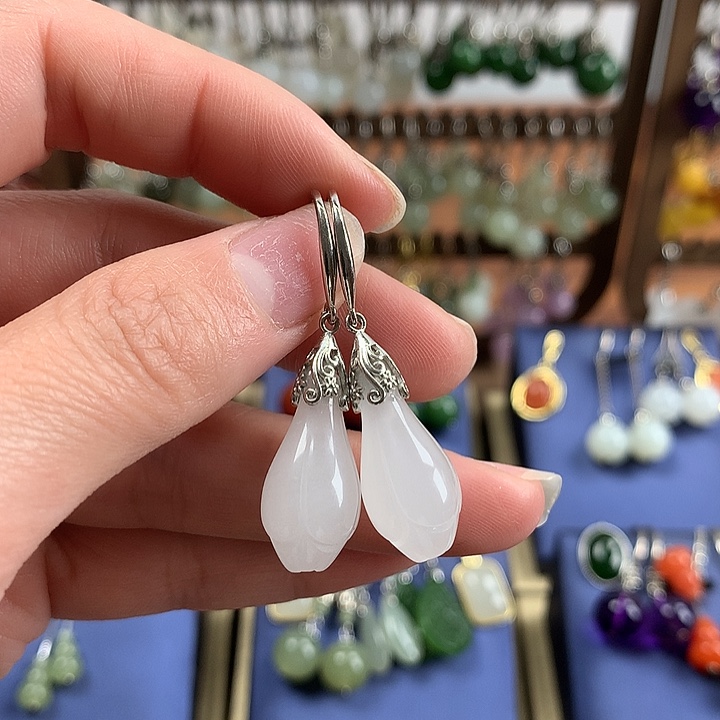 石英质玉（金丝玉）耳坠银S925镶嵌玉兰花