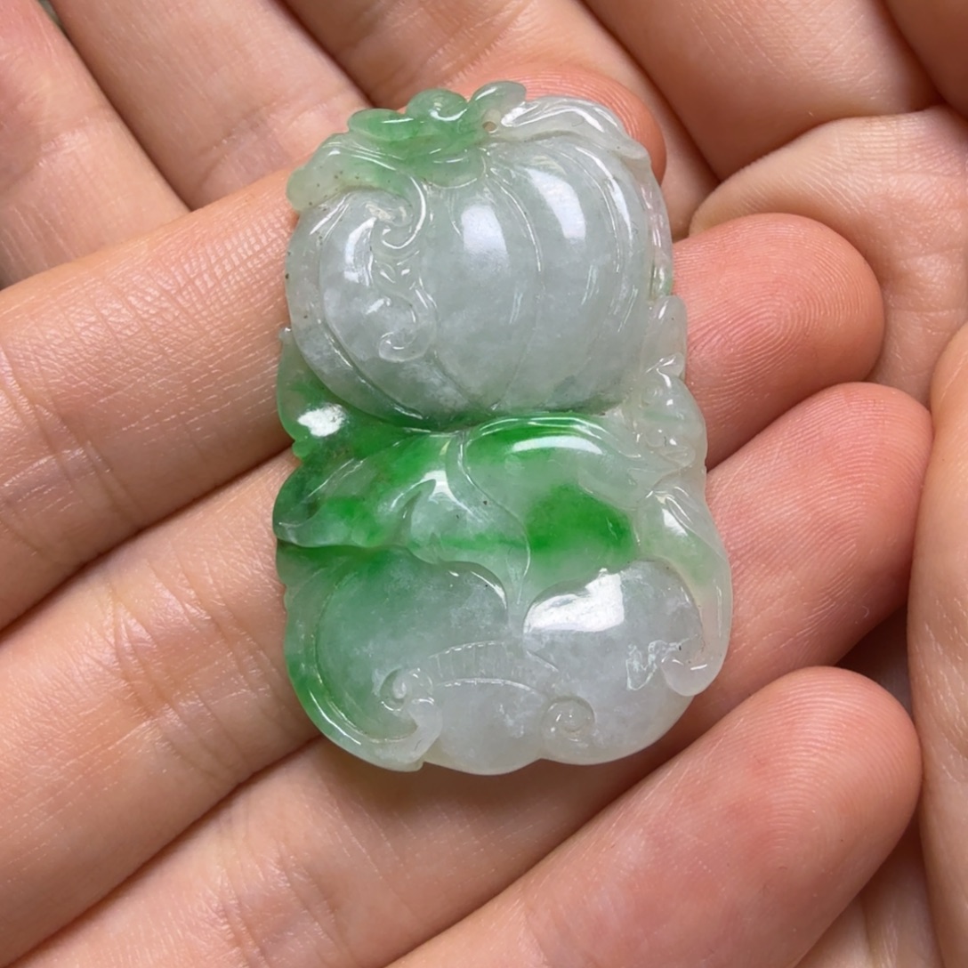 O***9翡翠未镶嵌颈饰吊坠