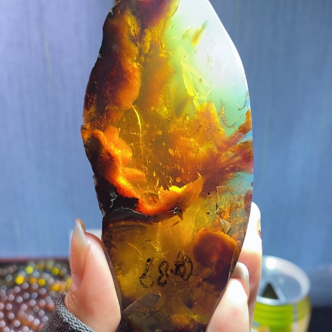 未镶嵌琥珀裸石珀