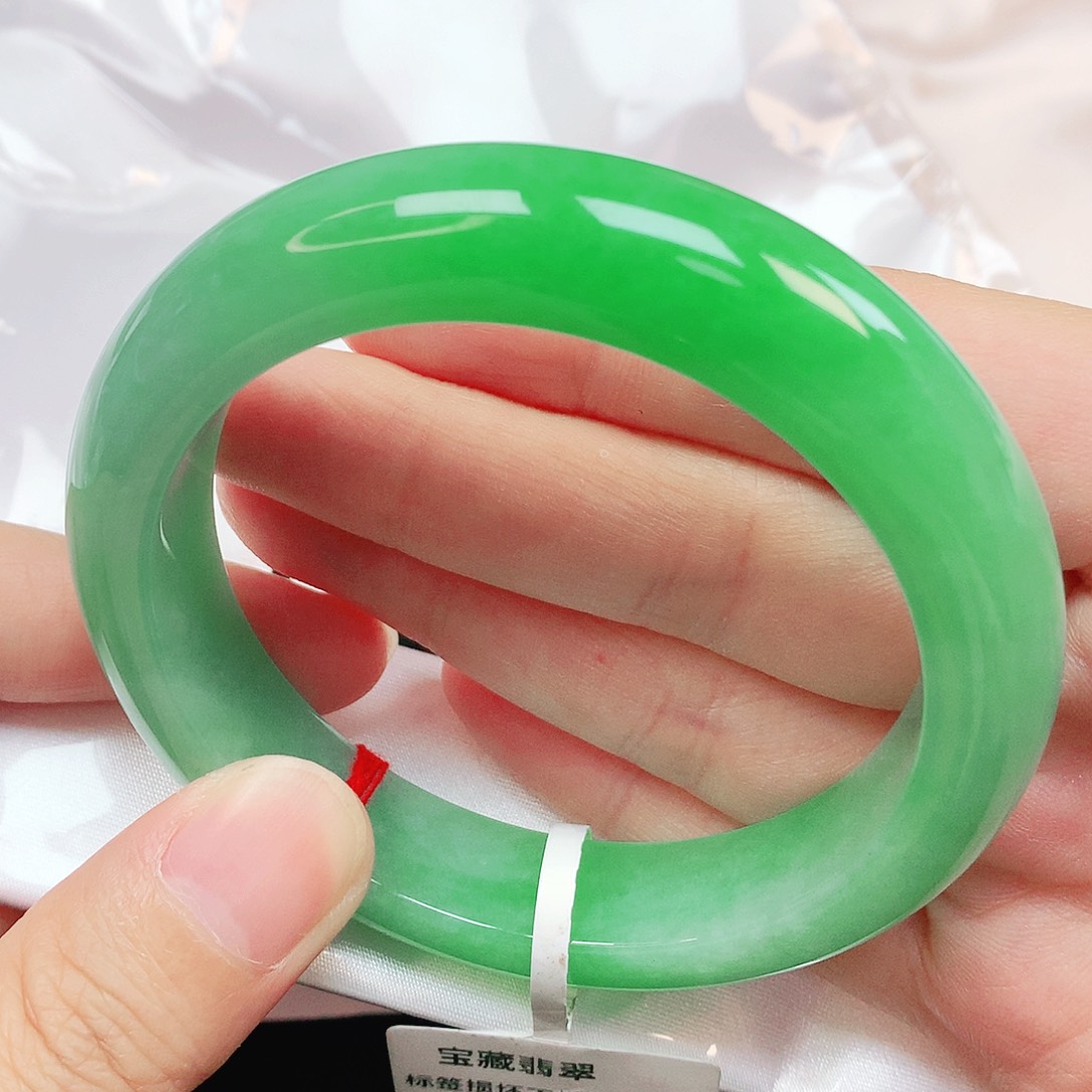 翡翠未镶嵌手镯抖音1128