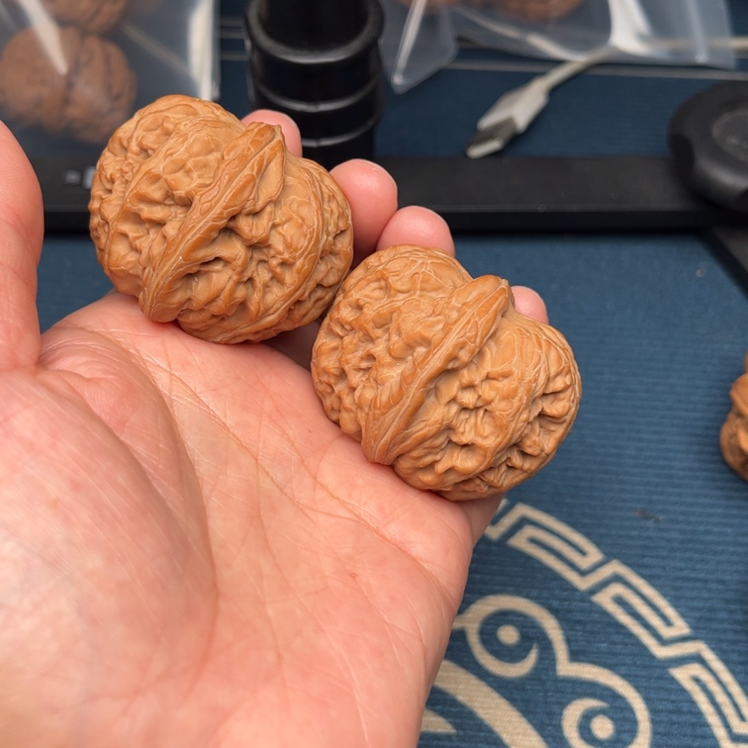 文玩核桃把件元宝