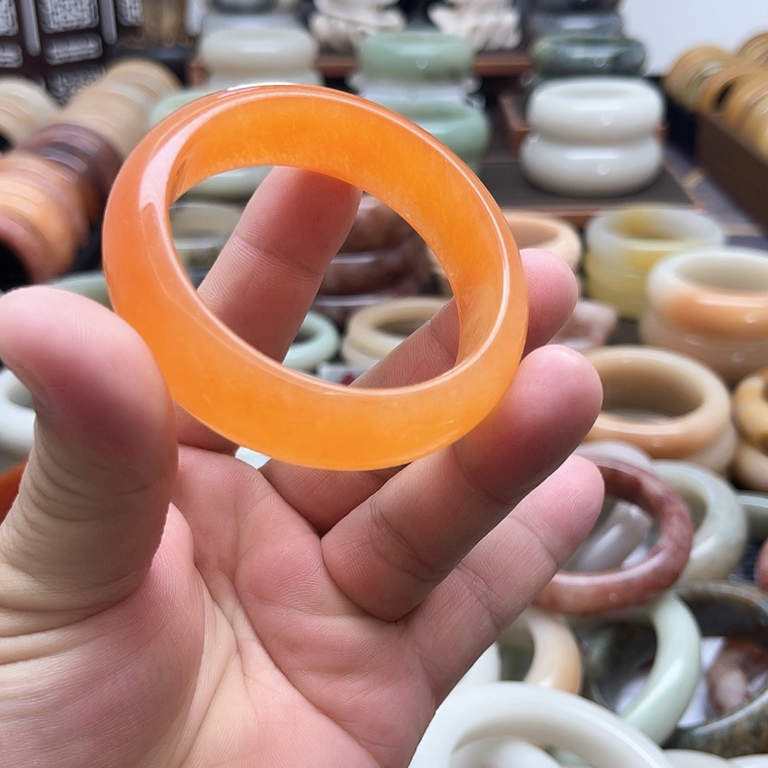 石英质玉手镯未镶嵌