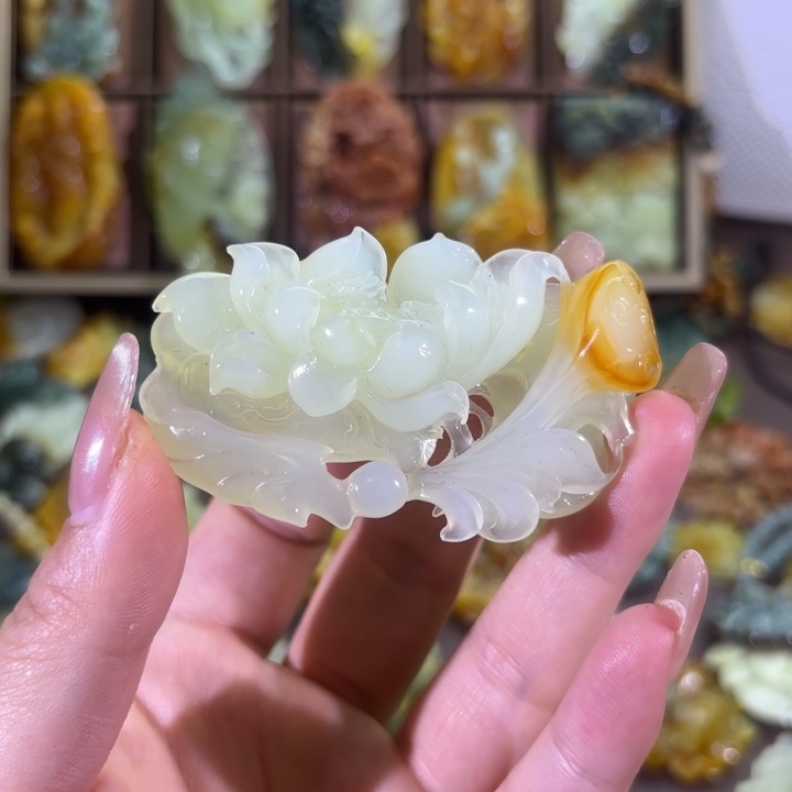 未镶嵌蛇纹石玉颈饰