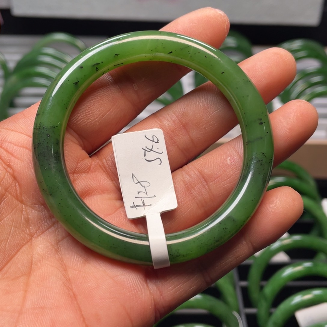 和田玉（碧玉）手镯未镶嵌