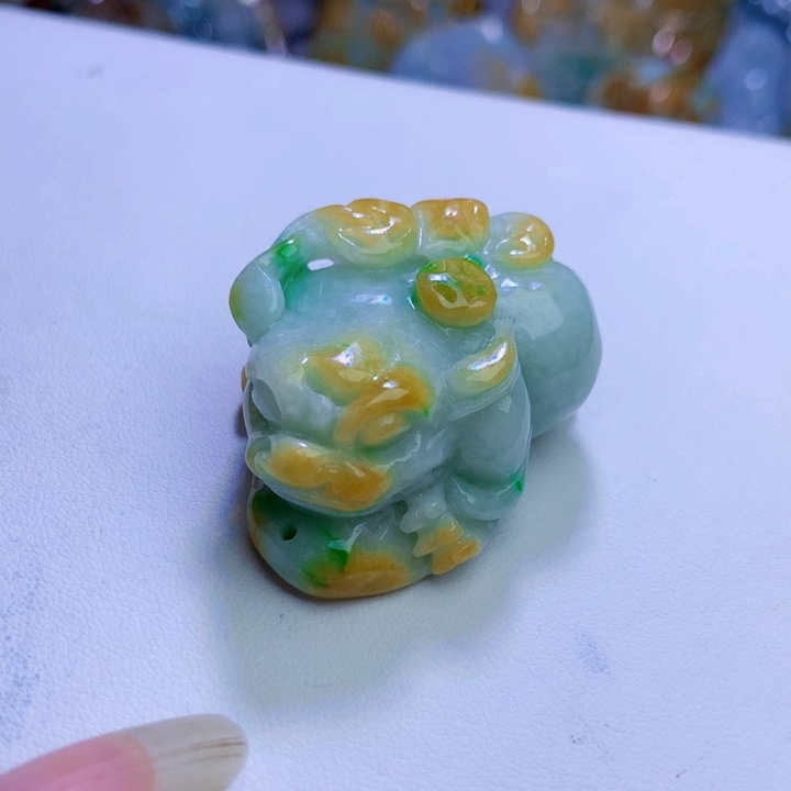 颈饰未镶嵌翡翠蟾