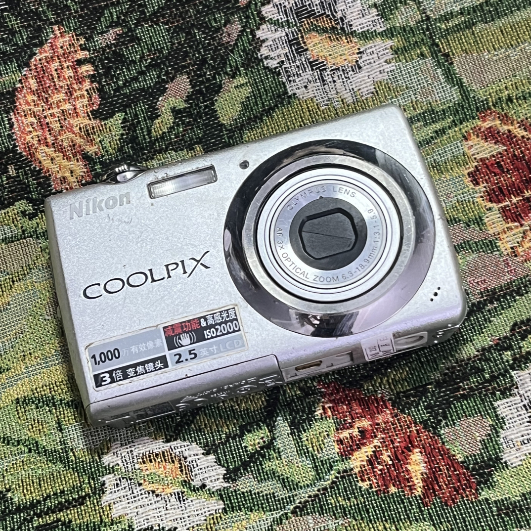 9新 Nikon/尼康 s220 拍人像奶油感 模式多种 可录视频 no退no换
