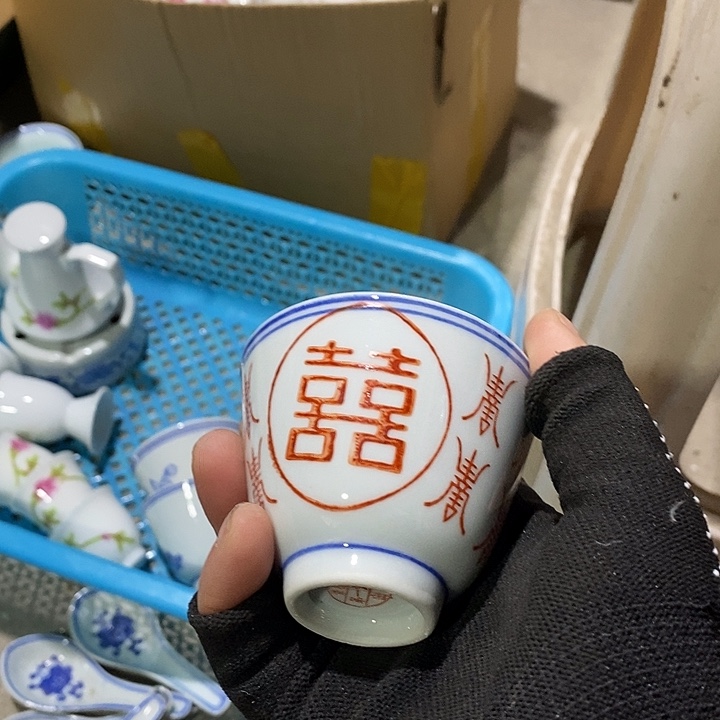 摆件景德镇陶瓷研究所研究人员对陶瓷