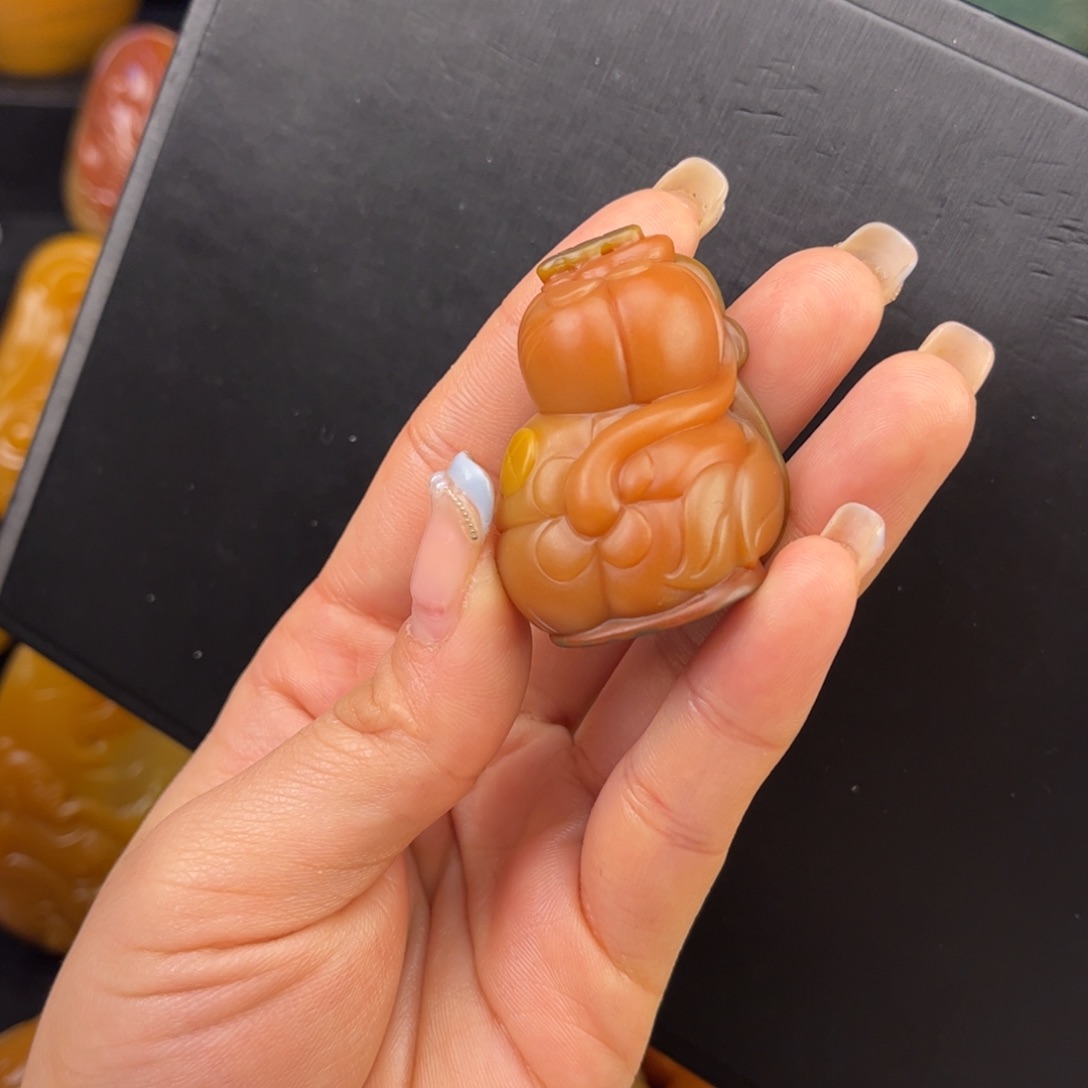 石英质玉黄蜡石挂件未镶嵌火*