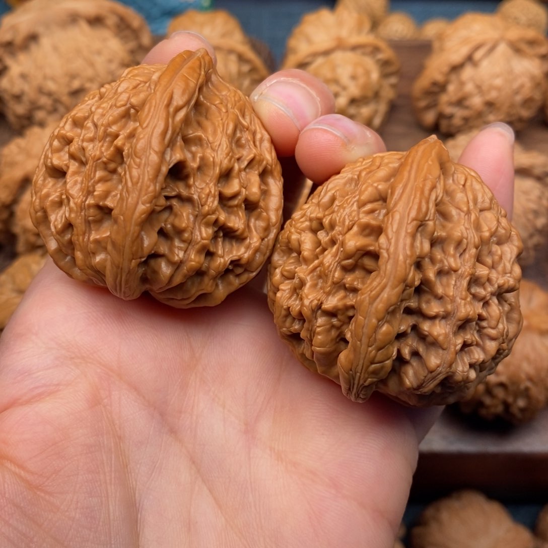 文玩核桃把件43粗筋虎头