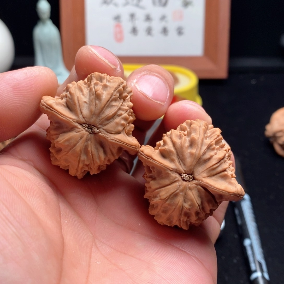 文玩核桃吊坠马老四37