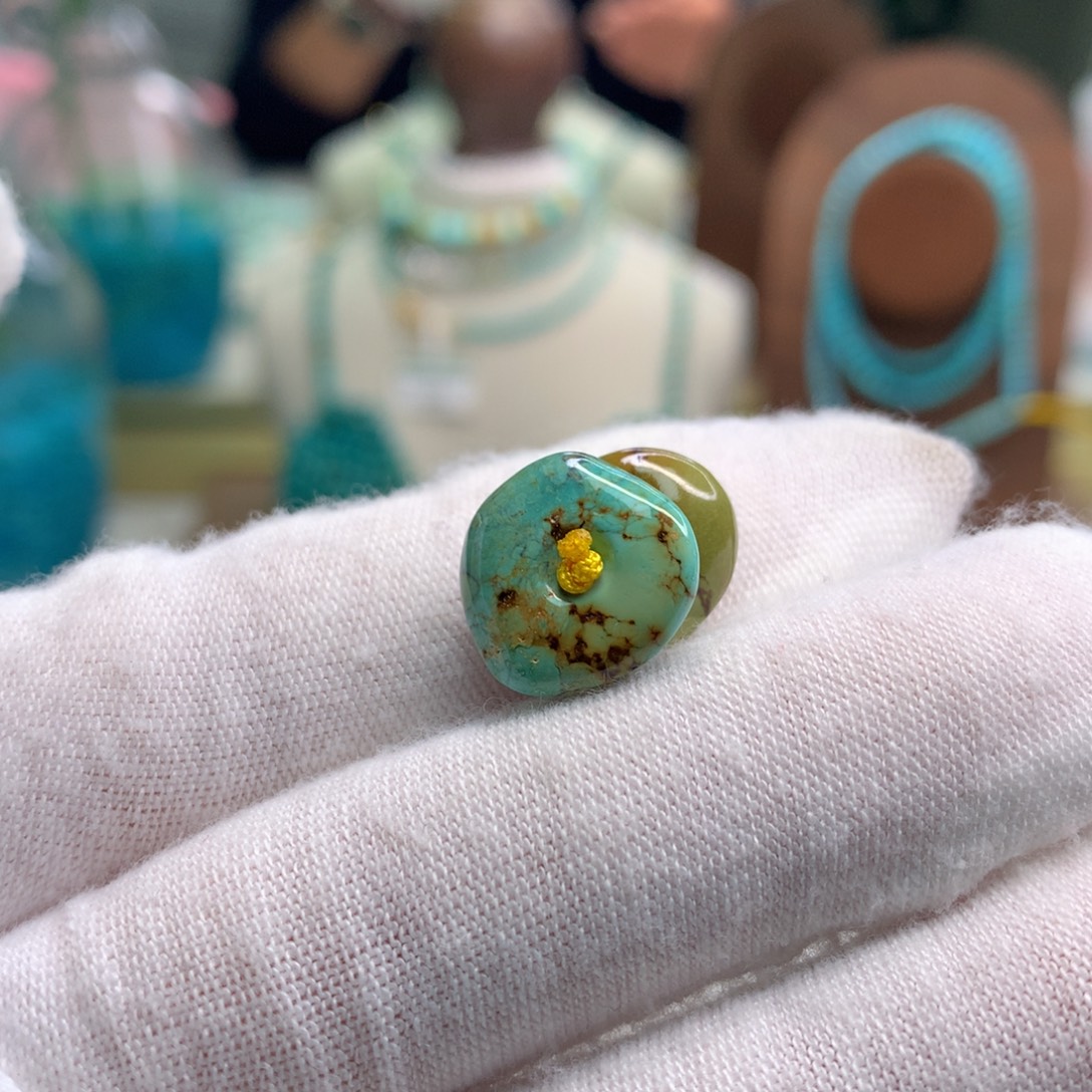 绿松石未镶嵌饰品