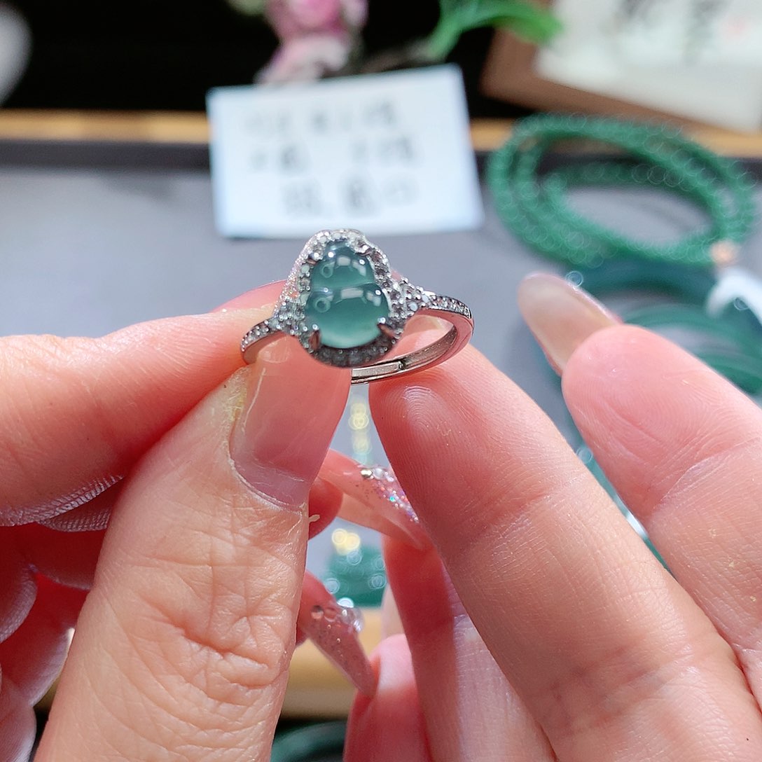 翡翠手镯（圆镯）未镶嵌