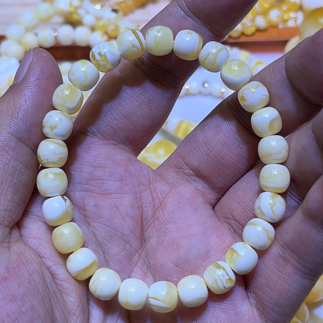 蜜蜡手串未镶嵌8✖️7.5mm金瓷白溶洞