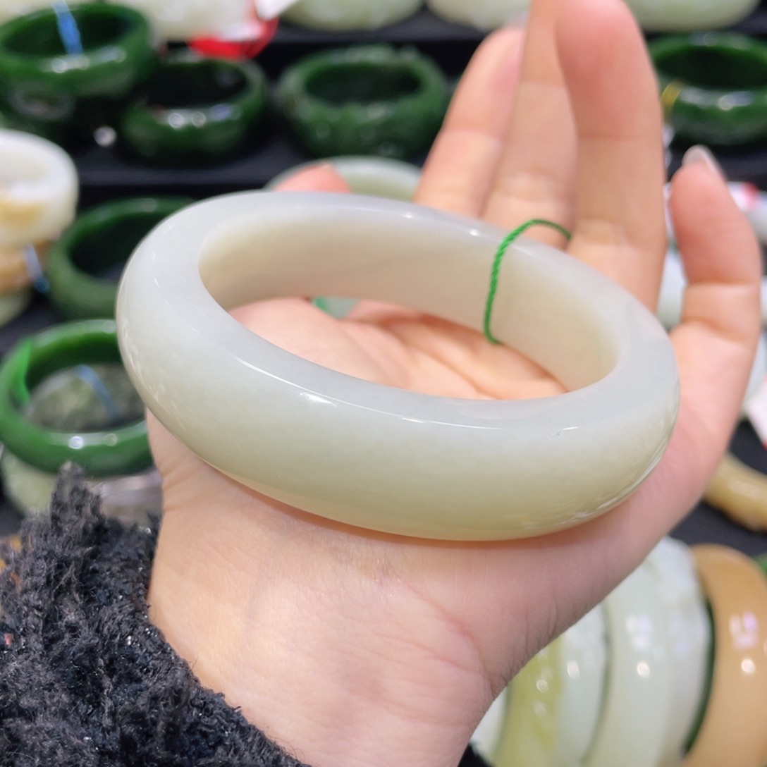 未镶嵌手镯和田玉93