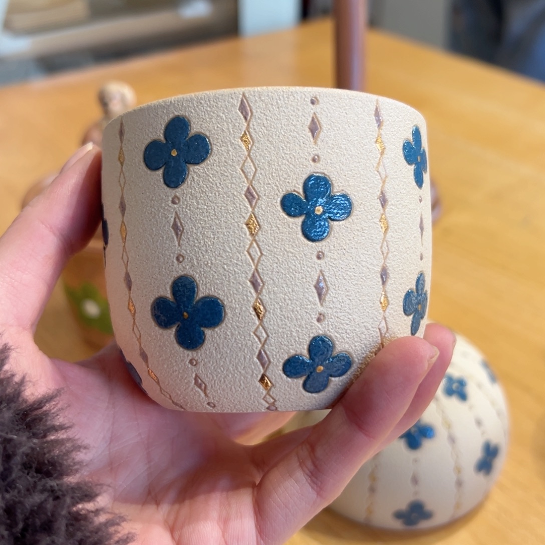 K***I陶瓷艺术手作器皿素伊手握陶瓷杯