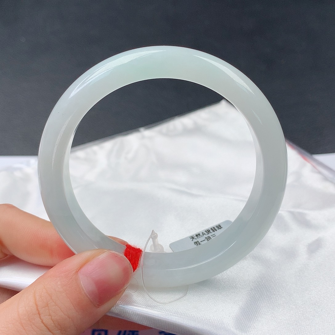 翡翠手镯未镶嵌0052正55