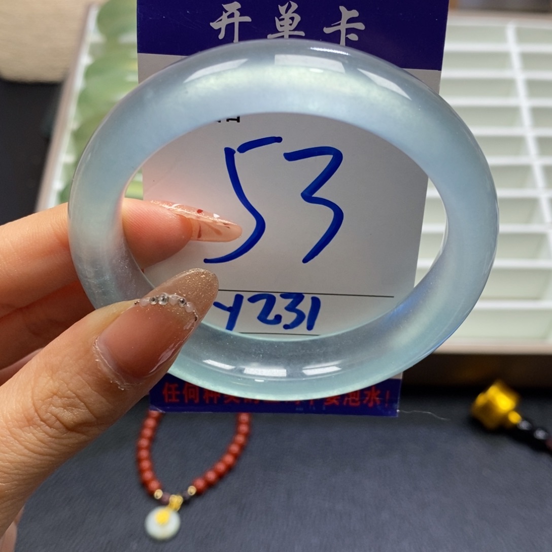 石英质玉手镯未镶嵌