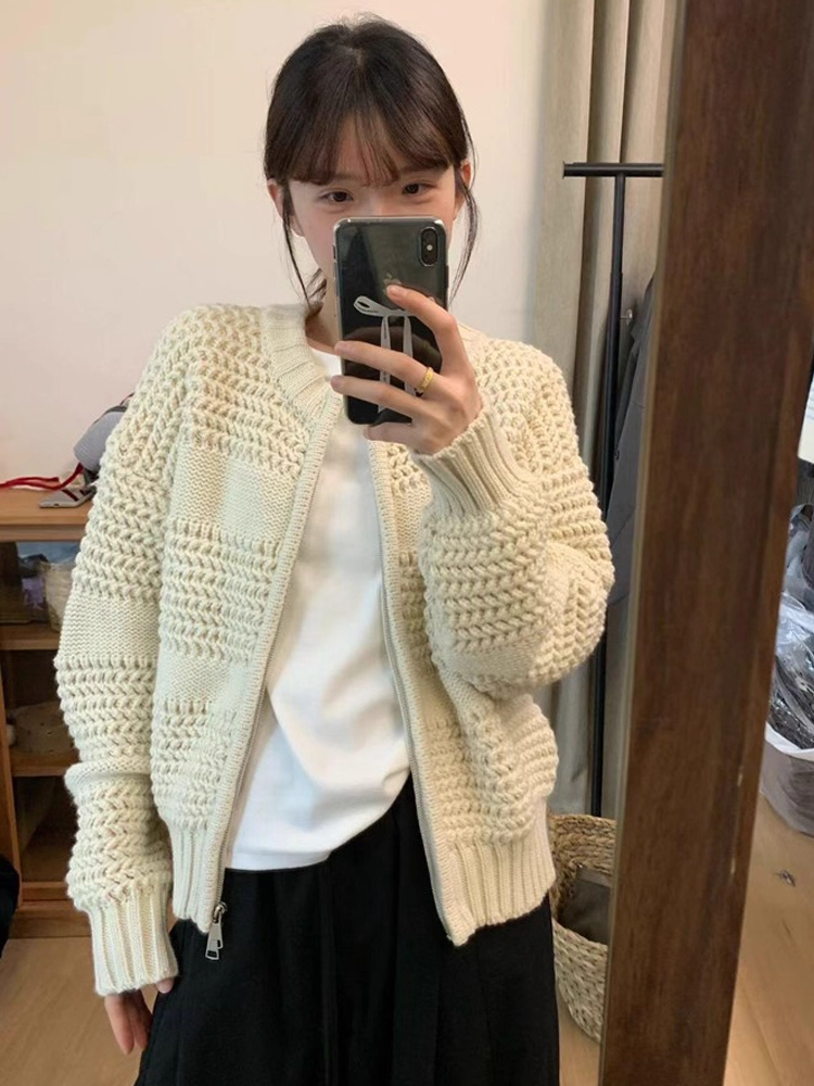 韩系2025秋冬新款圆领拉链针织开衫女宽松显瘦百搭毛衣外套上衣潮