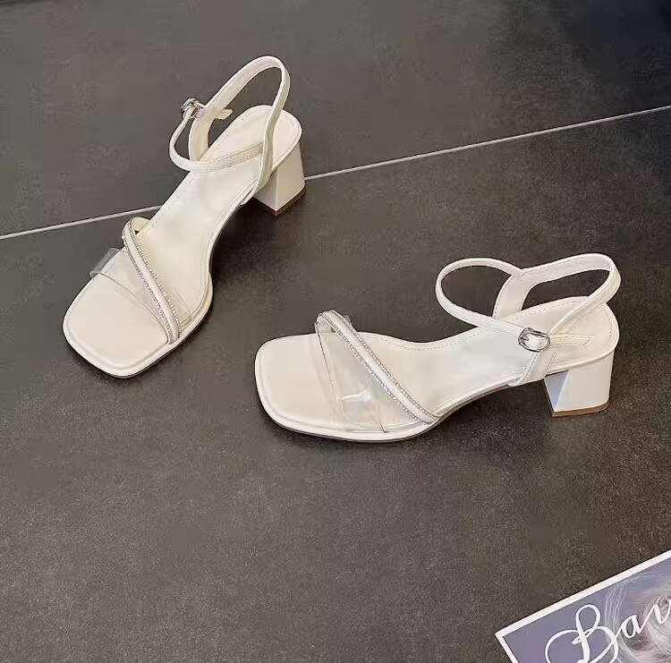 2-219夏季新品女凉鞋粗跟一字扣凉鞋平底女凉鞋百搭低跟鞋女