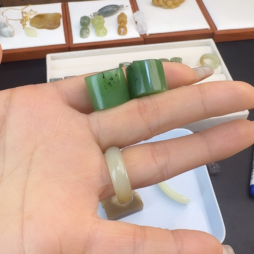 星****和田玉未镶嵌珠宝半成品