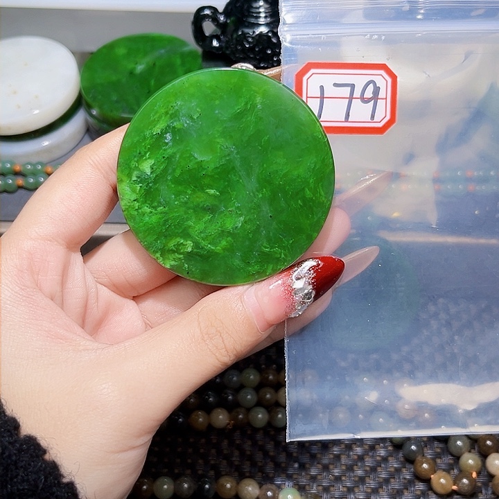 和田玉和田玉边角料随机发未镶嵌