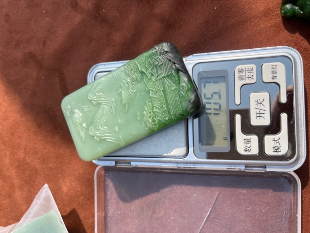 和田碧玉山水牌4x7。105.7g