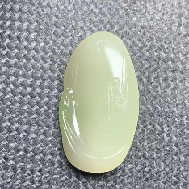 和田玉翠青三色悟道吊坠