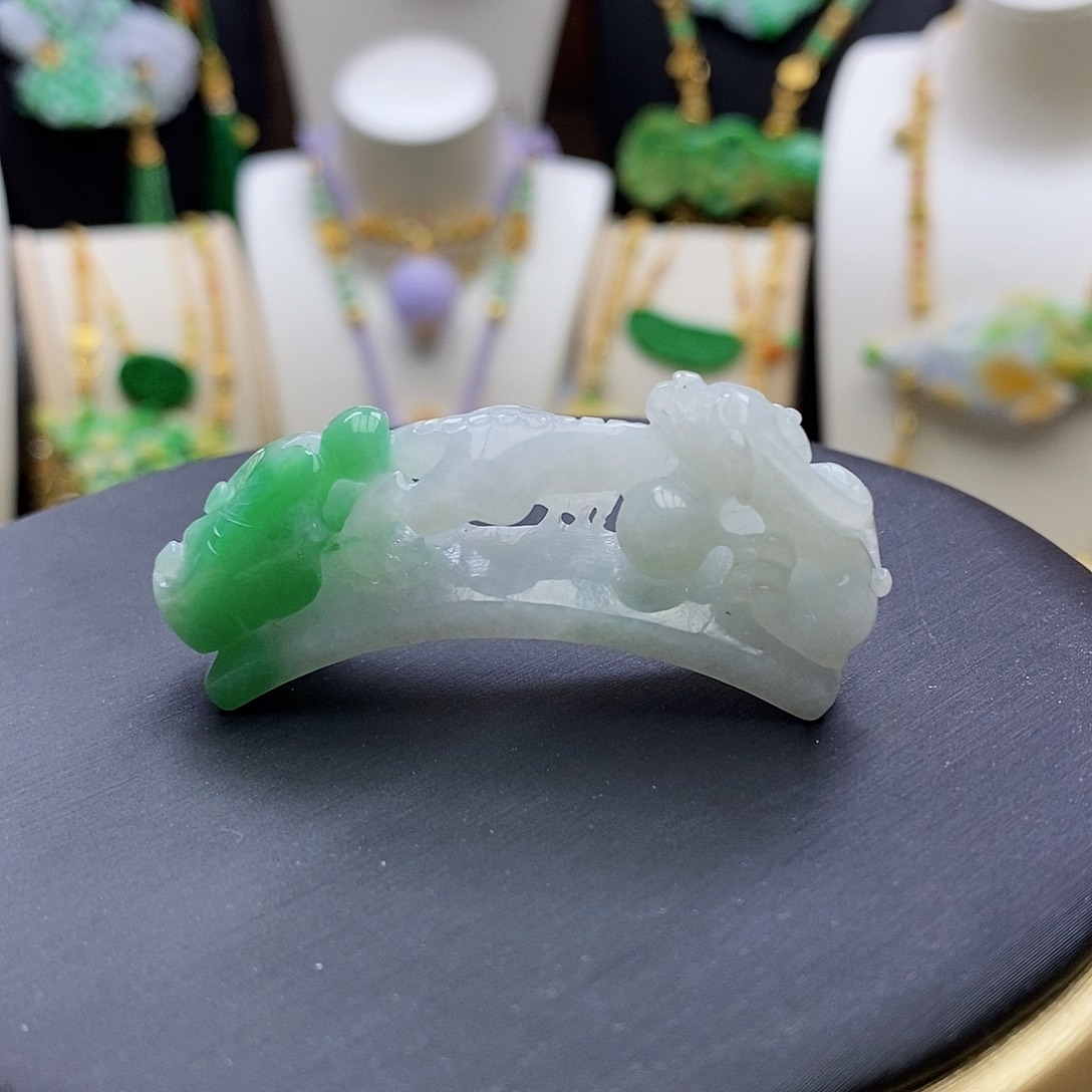 翡翠颈饰未镶嵌天然