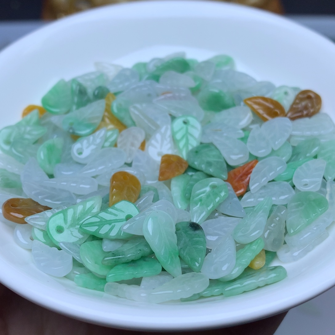 【闪购商品】翡翠手链未镶嵌冰三彩小树叶30个