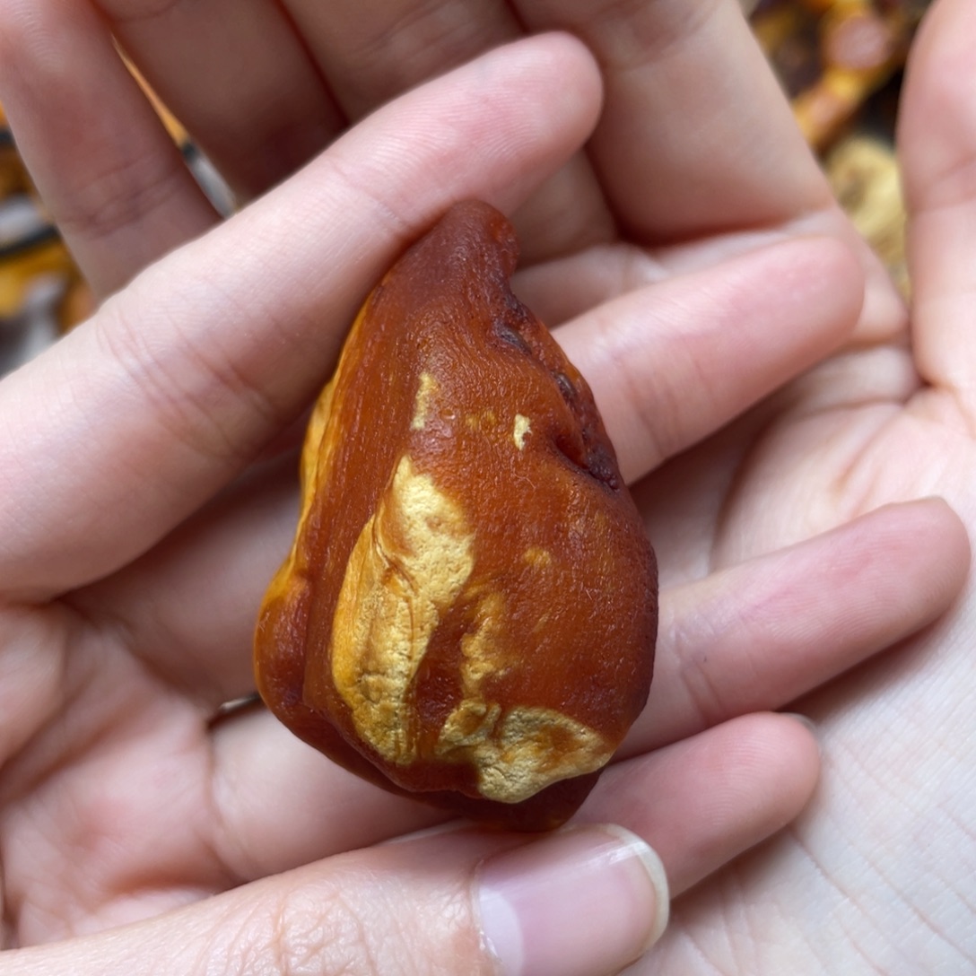 琥珀珠宝奇石未镶嵌