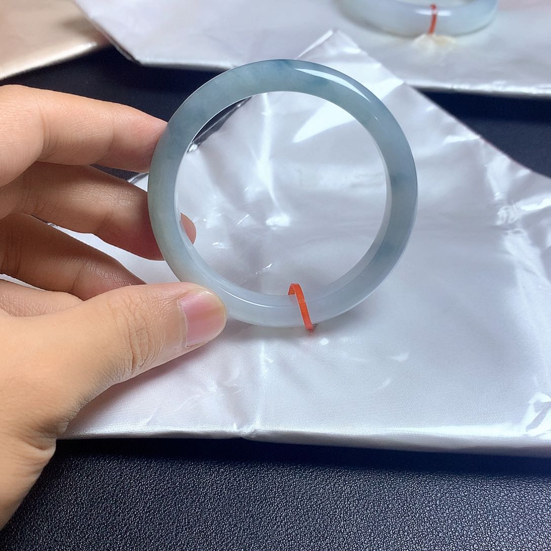 翡翠手镯未镶嵌翡翠56